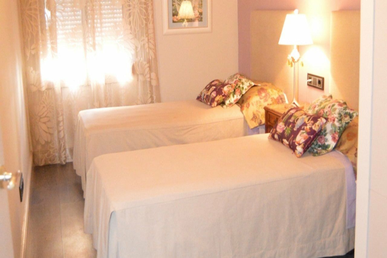 Tarragona Suites Prat De La Riba Esterno foto